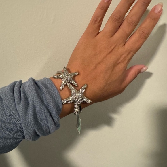 INC International Concepts Silver Starfish Bracelet - Picture 4 of 5